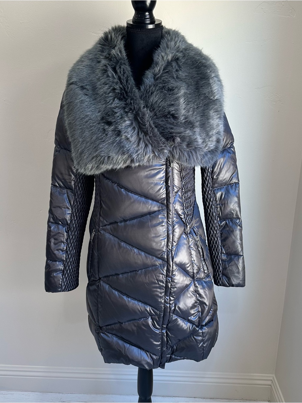 Grey Faux-Fur Collar Puffer Coat - Women's Winter Jacket size M